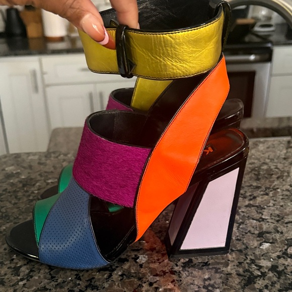 Colorful Women's Block Heel Sandals - Picture 5 of 6